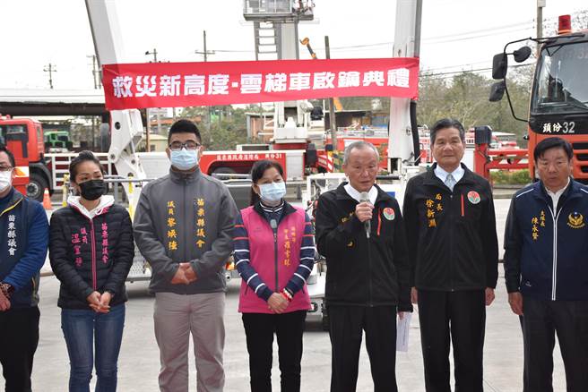 苗栗县长徐耀昌27日对坤舆案表态强调县府依法行政的决心。（谢明俊摄）