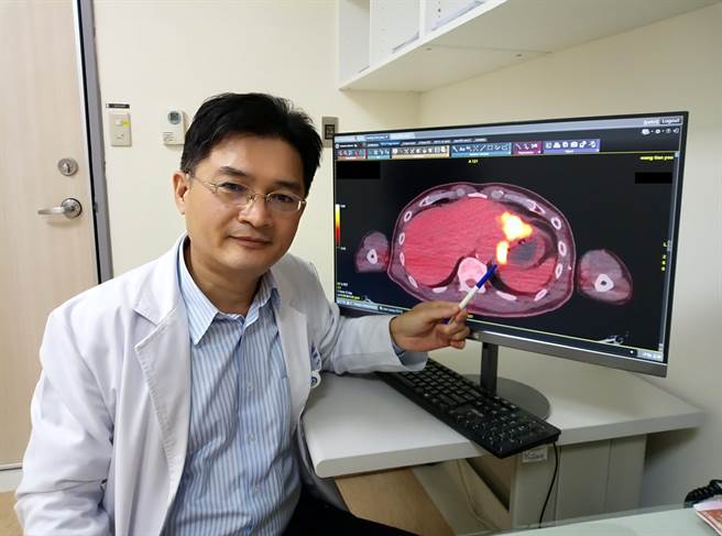 核子医学科主任赵刚宏表示，正子造影检查利用观察葡萄糖摄取异常的部位，来找出恶性病灶。（大千医院提供／何冠娴苗栗传真）