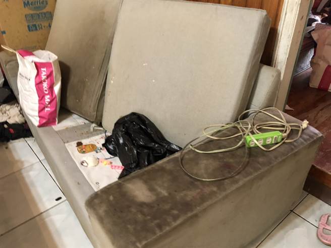 5寶爸搬家後將屋內搞得凌亂不堪，讓房東氣炸。(圖/房東提供)