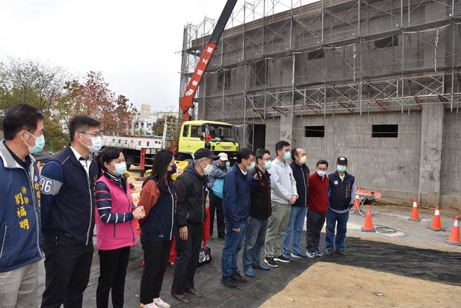 頭份社區活動中心工程上梁典禮27日上午舉行。（謝明俊攝）