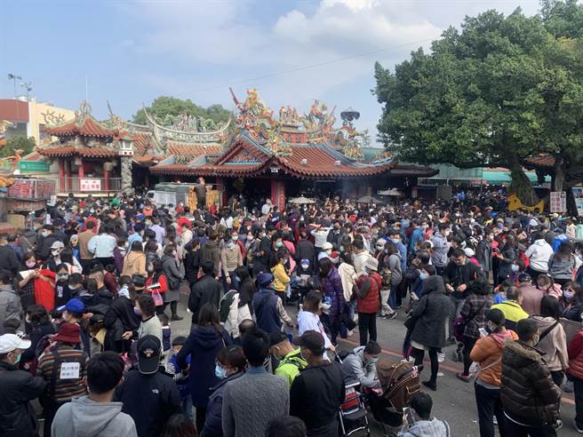 疫情升温，紫南宫已宣布大年初一不发送招财钱母。（廖志晃摄）