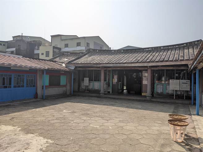 善行寺大士殿是金唐殿捐建，因金唐殿讨回土地兴讼未有结论，善行寺也向南市府申请歷史建筑反制，双方争执不断。（庄曜聪摄）