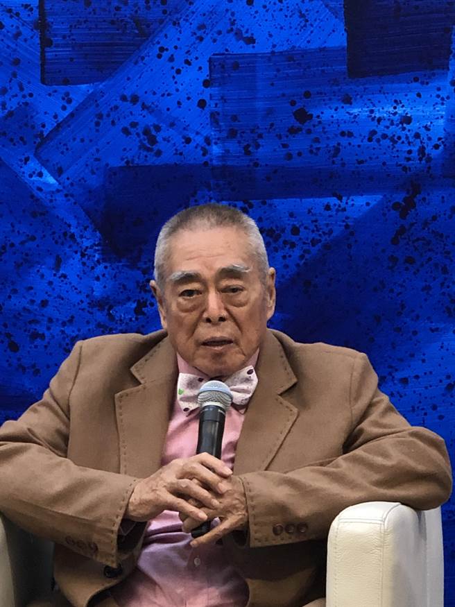 萧勤忆当年曾只身在欧洲推动东西艺术交流。（李怡芸摄）