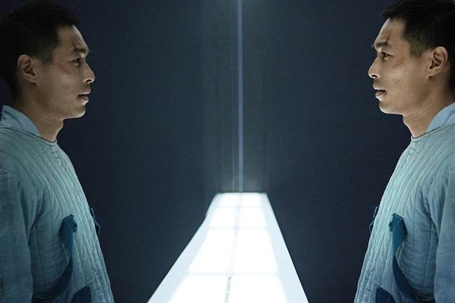 金钟导演萧力修力邀高尔宣为电影《复身犯》量身打造主题曲，首次为电影制作主题曲的高尔宣，不负使命10天完成作词作曲编曲录制。（牵猴子提供）