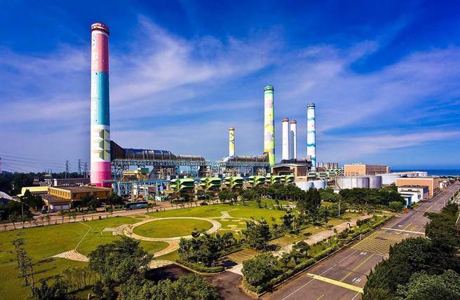 中火燃煤机组除役蓝绿吵不停，而蔡政府非核家园目标，是增气减煤，目前台电手上规画与兴建中的燃气机组，就高达18座之多，数量庞大。(图／台电提供)