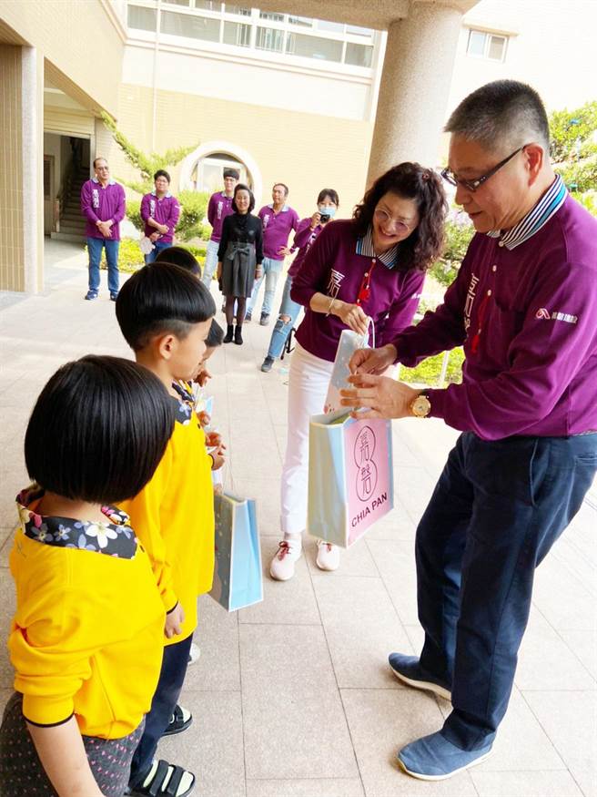 嘉磐慈善基金会投入公益行动的付出，每一颗爱的种子，都能在美与善的祝福里开花结果。（卢金足摄）