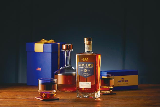 即日起至帝亚吉欧威士忌会所消费慕赫2.81精选酒款组合（组合建议售价36,000元起），内含Mortlach×Tom Dixon酩家醒酒器对杯组（价值10,100元）限量200组，详情请洽慕赫2.81客户尊荣专线：0800-005-188。图／业者提供