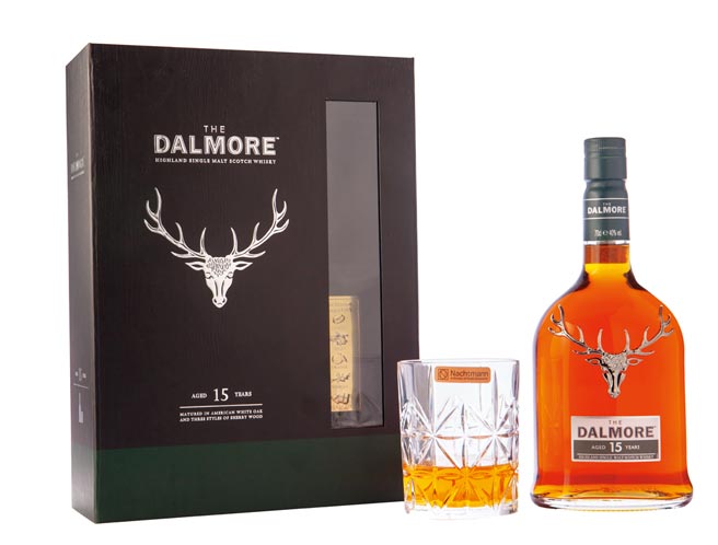 「大摩15年单一麦芽苏格兰威士忌」春节限量礼盒。建议售价：2,650元。图／业者提供