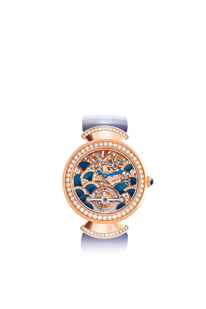 宝格丽Divas’Dream Peacock Tourbillon Lumiere孔雀陀飞轮腕表，表盘採用内填珐琅和孔雀羽毛拼贴而成，约468万元。（BVLGARI提供）