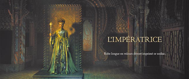 模特儿身着Dior高级订制服，代入知名的塔罗角色中。（Dior提供）