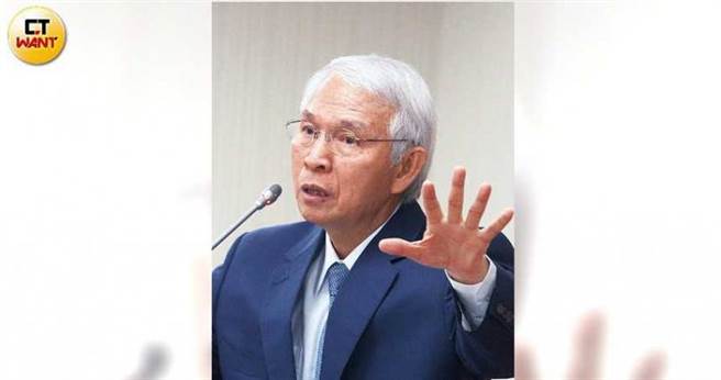 央行总裁杨金龙去年曾说：「新台币匯率28元或许成新常态。」如今新台币匯率更游走于27字头。（图／黄鹏杰摄）