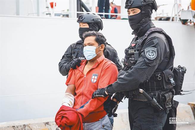 鲔钓船喋血杀红眼酿8死2重伤，菲籍渔工二审逃死刑。(中时资料库)