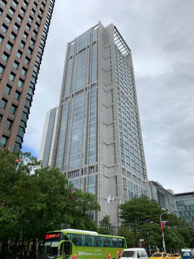 （「统一国际大楼」等多笔台北市指标办公大楼，每坪成交单价都直逼豪宅价！图／蔡惠芳）
