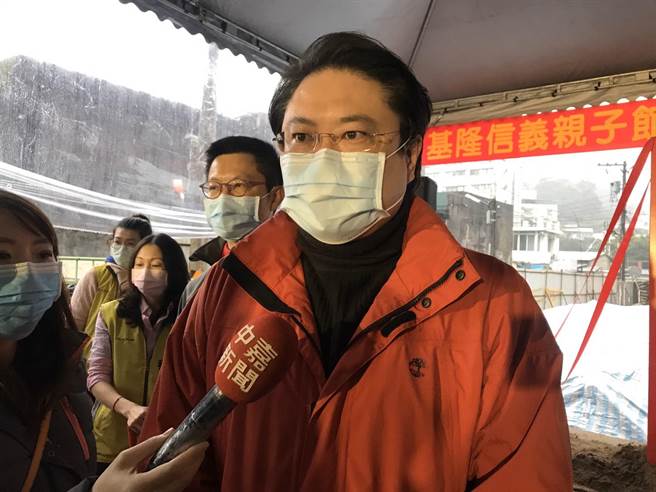 基隆市长林右昌表示，台湾防疫典范不容陆方瓢窃。（陈彩玲摄）