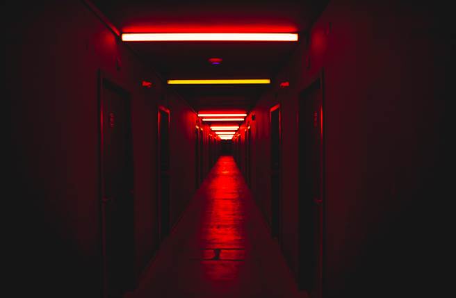 家族传承第五代道长李戊己分享医院驱魔事件，遇见凶猛红衣女鬼索命，飘过的病房，一连6名病患接连病逝。(达志影像/shutterstock提供)

