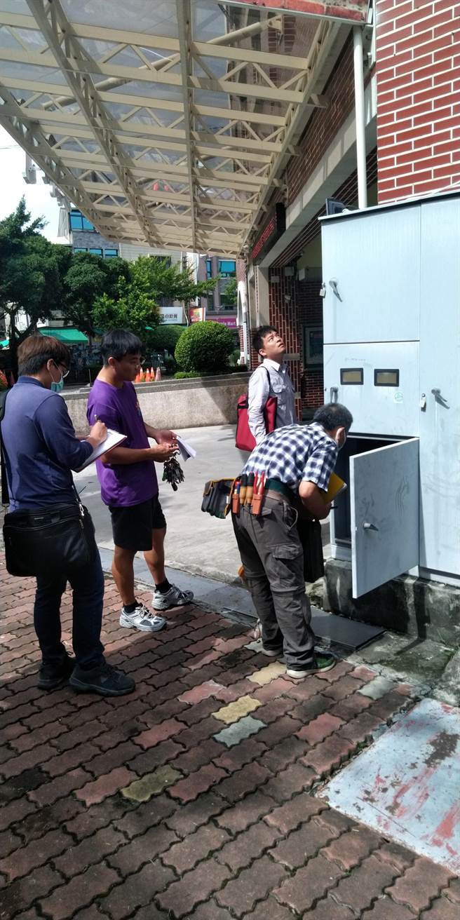 中央拟定明年将完成全国的国中小都班班有冷气，台南市率先在1月前完成第1阶段全市各校电力设计监造採购。（曹婷婷摄）