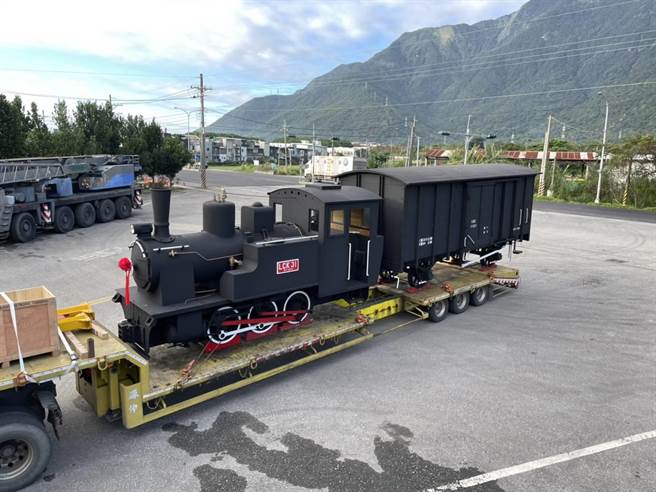 花莲新城乡的光隆博物馆收藏百年LCK31蒸汽火车头，整修后已拖回博物馆广场，重现珍贵的铁道歷史。（光隆博物馆提供／王志伟花莲传真）