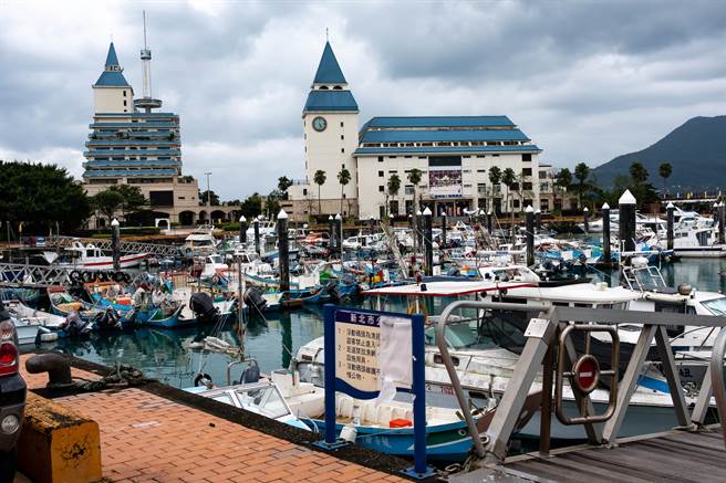 新北市渔业处今年选定淡水第二渔港，作为第2座「智能化渔港」的示范地。（许哲瑗摄）