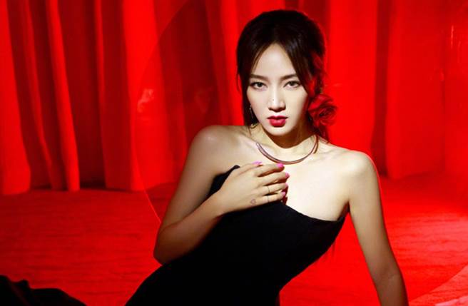 孟佳是韩团「miss A」出身。(图／翻摄自微博)