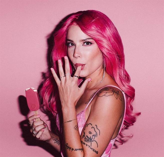 美国女歌手海尔希。(图/ 摘自Halsey IG)