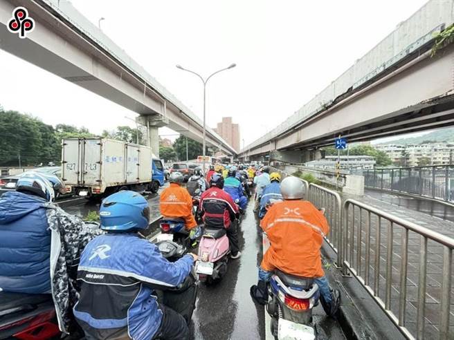 （机车示意图。图／本报资料照片）
