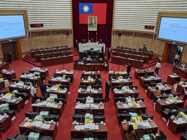 高雄巿110年度地方总预算案28日完成三读。（曹明正摄）