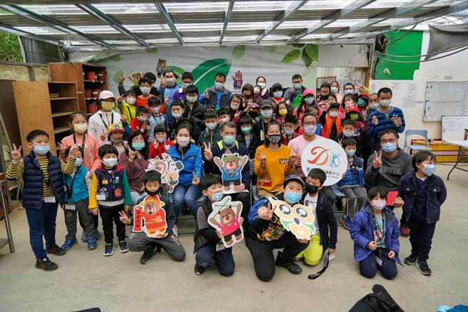 新北市树林大安庇护农场与台北市大安运动中心签订合作意向，未来运动中心营队将透过固定到农场进行参访、DIY课程，为农场带来稳定收入。（图由新北市议员洪佳君提供）