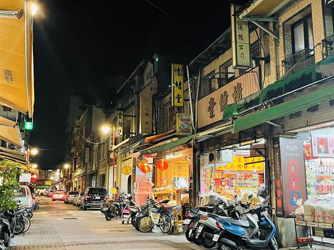 农历春节连假将近，不少民眾规画在春节连假出门走走，北市春节期间将实施3阶段交管，交大将启动快打机动队随时待命。（吴康玮摄）