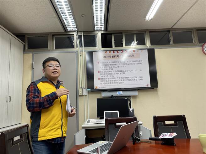 农历春节连假将近，不少民眾规画在春节连假出门走走，北市春节期间将实施3阶段交管，交大将启动快打机动队随时待命。（吴康玮摄）