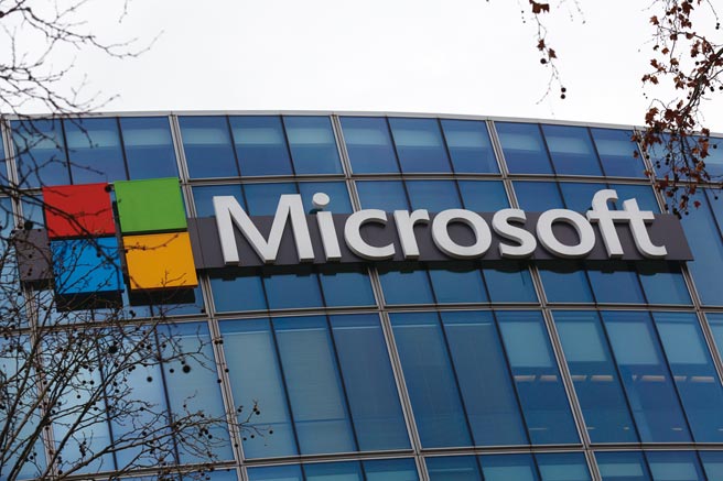 微软26日公布的本会计年度第二季（至2020年12月底止）业绩，营收、获利双双超越预期。图／美联社提供