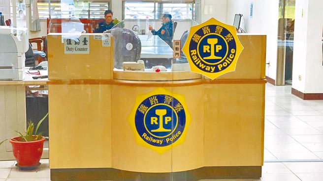 鐵路警察局花蓮分局和平所蔡副所長在備勤室休息時，被同仁發現沒有呼吸心跳，送醫不治。（本報資料照片）