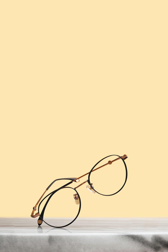 小林眼镜新款VENTO系列镜架，整体设计将重量减轻。（小林眼镜提供）