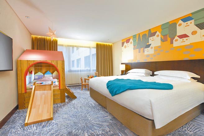 台北喜來登大飯店打造親子主題客房「叢林小鎮」。（台北喜來登大飯店提供）