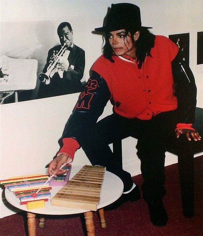 网友公认麦可杰克森改变整个娱乐世代。(图/翻摄自脸书)