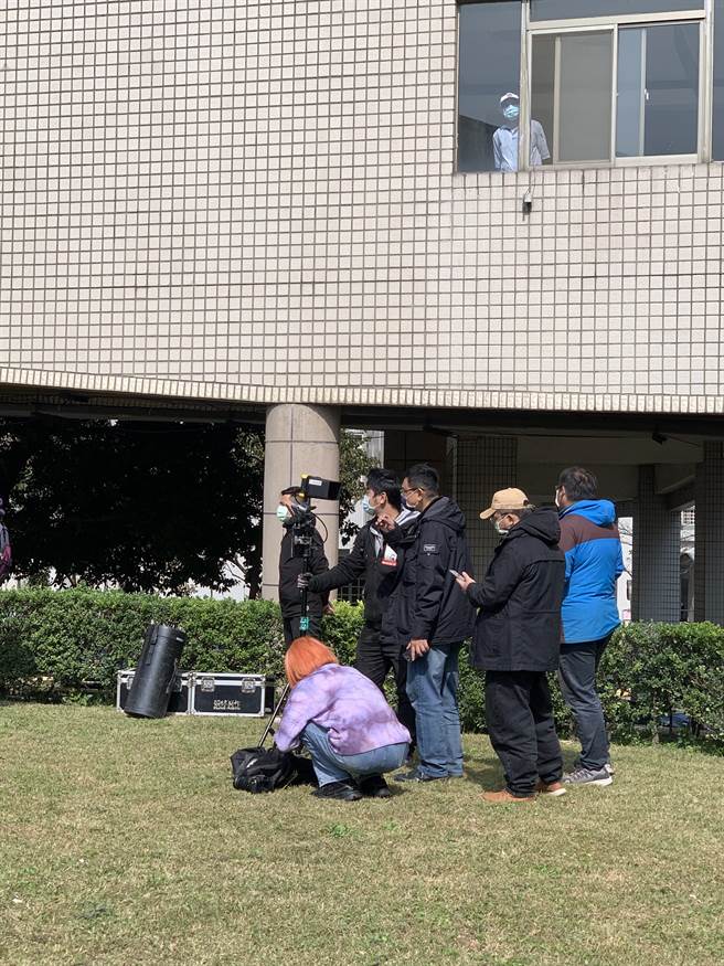 剧组为了掌握桃医现在的实际情形，今日特地到现场拍摄现况。（姜霏摄）