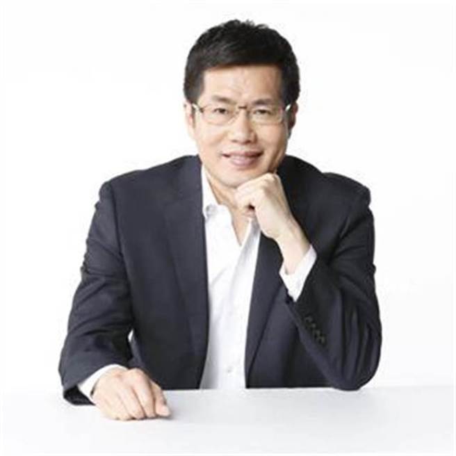 立法院民進黨團新會期黨團幹部人選出爐，下會期由羅致政擔任書記長、劉世芳擔任幹事長。（取自羅致政臉書）