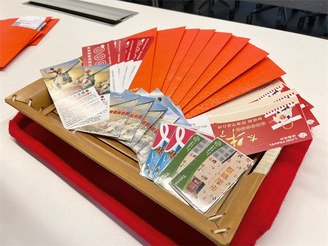 雄狮旅游领先全台独家推出旅游福袋，将在1／30(六)雄狮11家门市正式开卖。（雄狮提供）