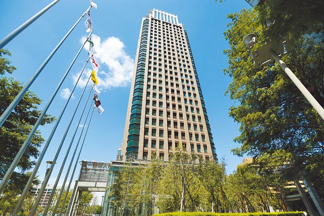 为持续创新并强化品牌竞争力，远雄集团宣布启动品牌再造计画，并提出「Dream Bigger. Do Together. 筑梦齐飞」的全新品牌主张。（远雄集团提供）