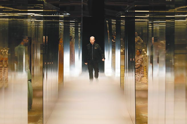 Fendi创意总监Kim Jones，他的首度女装之作也赢得不少掌声。（Fendi提供）