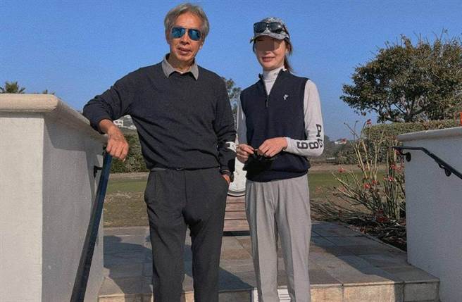 黃芳彥生前極有女人緣，連球友也不乏美魔女。 （圖／黃重彥提供）