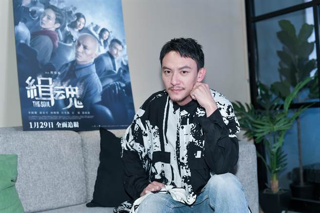 张震向往片中梁文超检察官正义感十足的精神。（卢祎祺摄）