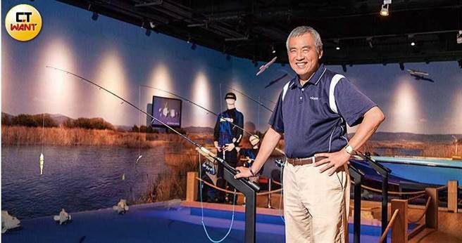 从网版印刷跨入钓具产业的张良任，虽是半路出家，但他透过不断改良产品与行销策略，让宝熊渔具一路做到全球市占率第三名。（图／张文玠摄）