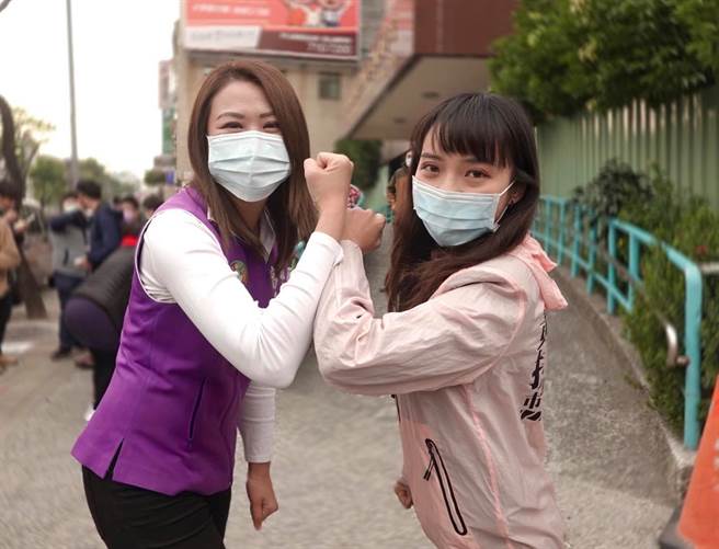 高雄市议员高闵琳（左）、黄捷（右）。（图／取自脸书「高闵琳 高雄市议员」）