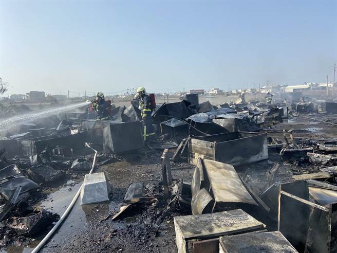 彰化消防第三大隊共出動5個消防分隊，迅速在20分鐘控制火勢。（彰化縣消防局提供／謝瓊雲彰化傳真）