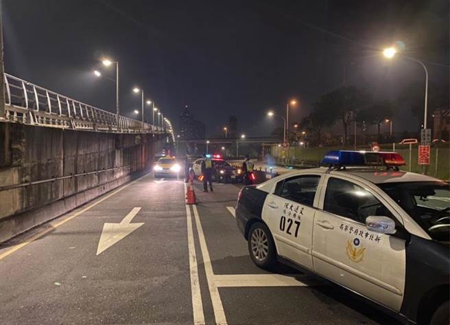 新北市板桥警分局为提升见警率，防制交通事故发生，加强事故肇因防制专案自110年1月28日起至2月3日止。（板桥警分局提供）