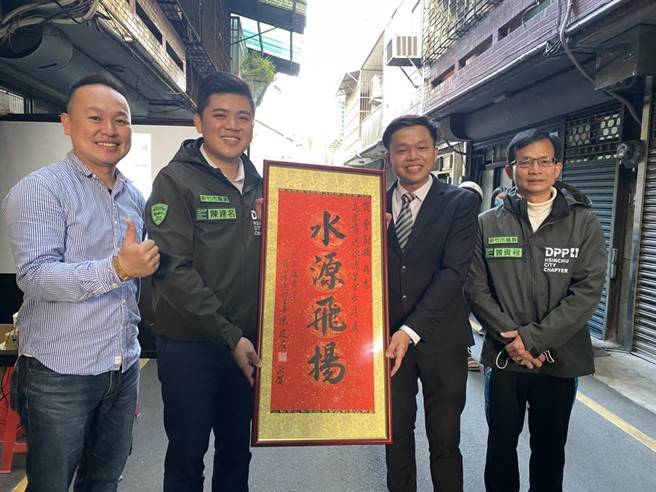 新竹市水源里长补选，30日投票结束后由年仅25岁的曾翰扬当选。（曾翰扬提供／邱立雅竹市传真）