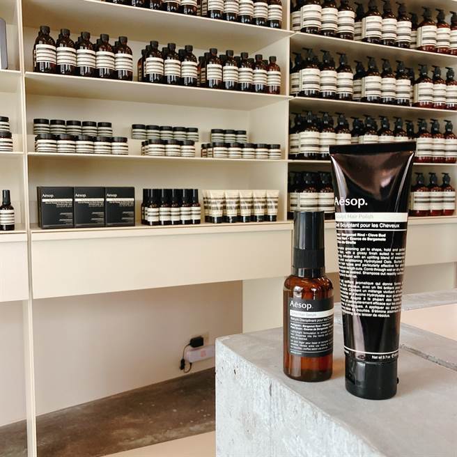 Aesop南西概念店拥有全系列的护肤、护髮和身体保养产品。（邱映慈摄）