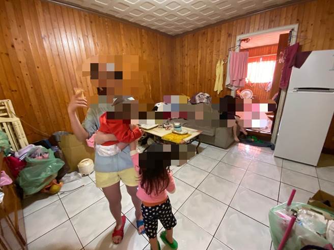 台中市27歲的江姓「五寶爸」，發生媽媽幫7個月大男嬰洗澡時，熱水燙傷小孩送醫急救，社會局將請專家評估是否要保護安置小男嬰。（盧金足攝）