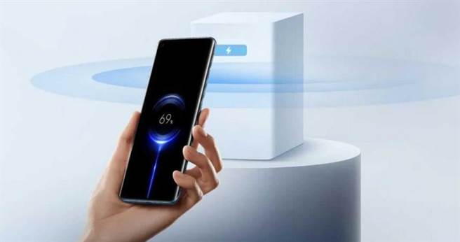 小米在近日发表革命性「隔空充电技术」，彻底摆脱线材与设备限制！（图／小米提供）