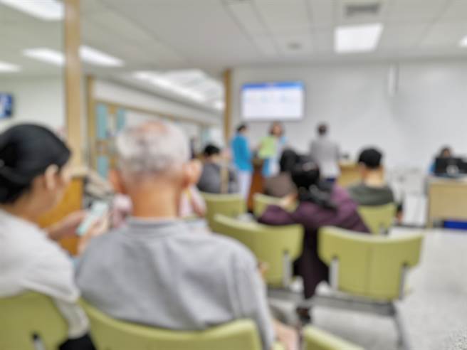 案908与案889仅接触20分钟就染疫。(达志影像/示意图非当事人、医院)